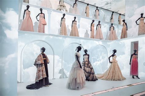 dior in kunstmuseum|la galerie Dior ticket prices.